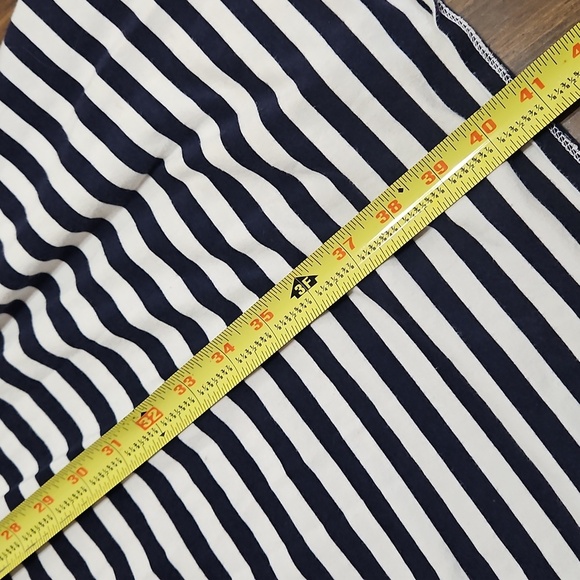Isabel Maternity by Ingrid & Isabel Navy and White Striped Top - Picture 6 of 10